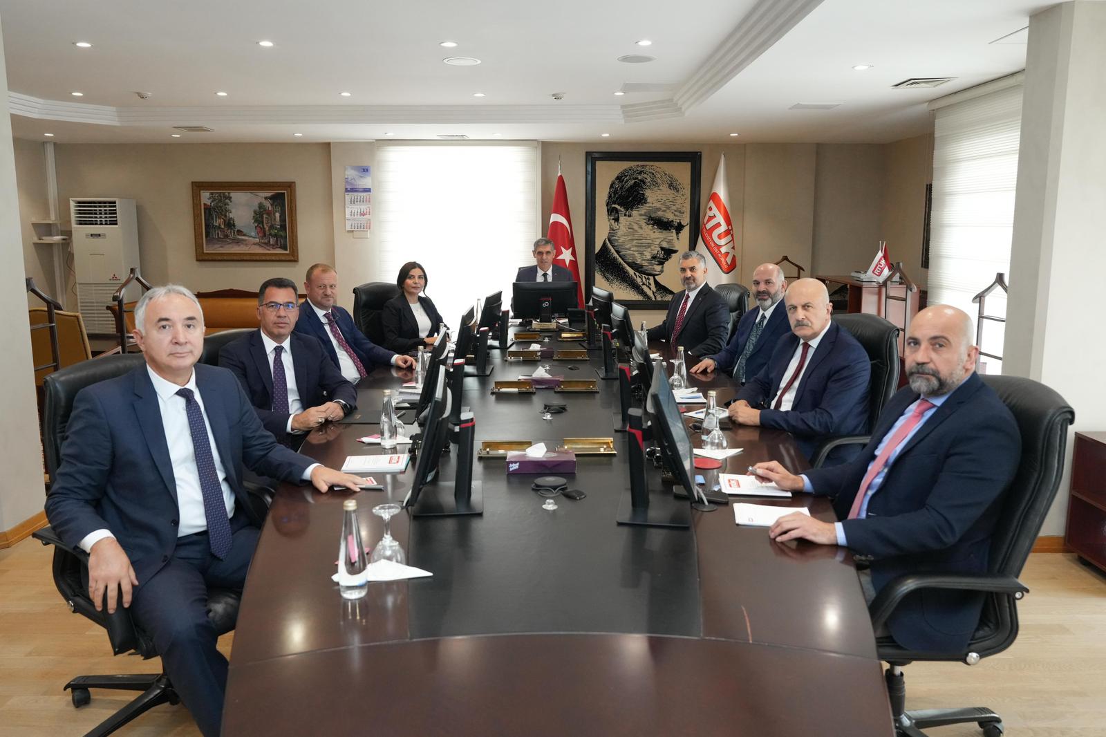 Ebubekir Şahin, RTÜK Başkanlık görevini Mehmet Daniş'e devretti.