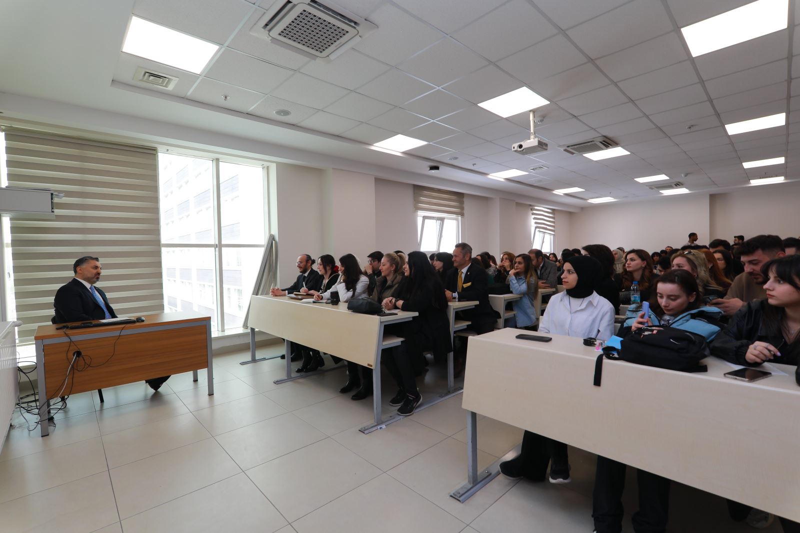 RTÜK Başkanı Şahin, Tecrübelerini Öğrencilerle Paylaştı